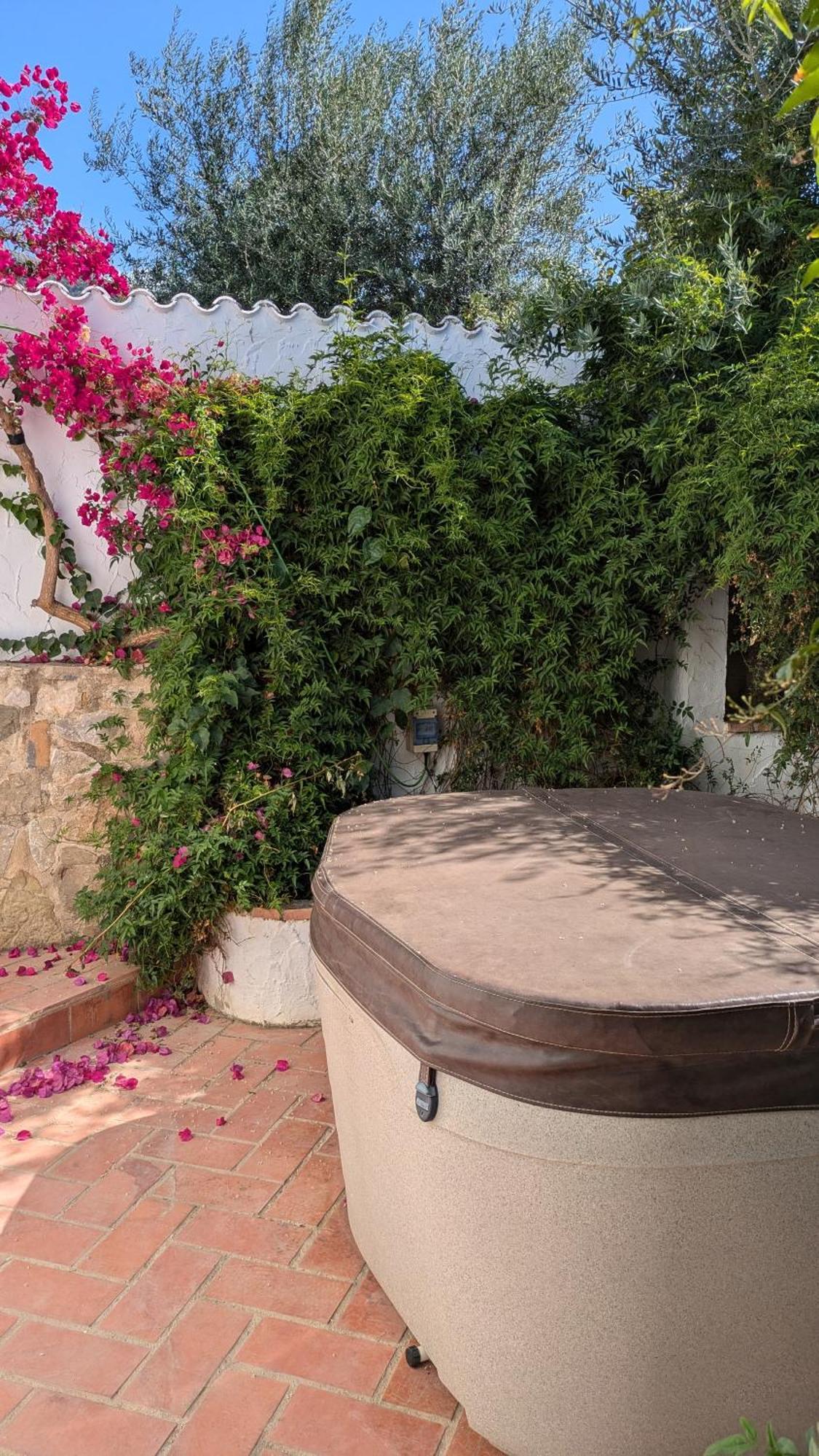 One Life Malaga Retreat Hotel Periana Exterior photo